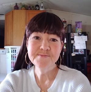 Meet your Posher, Lora